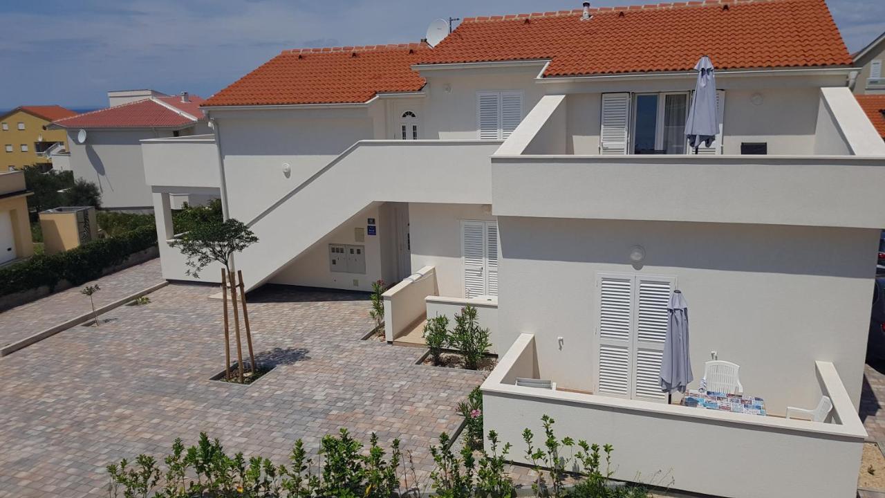 Apartments Frado Novalja Exterior foto